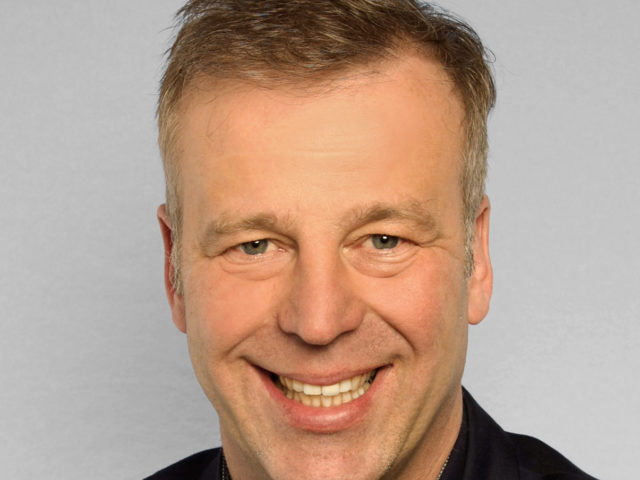 Herr_aufschlag